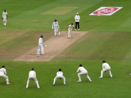 पाकिस्तान की पहली पारी महज 273 रन पर सिमट गई।