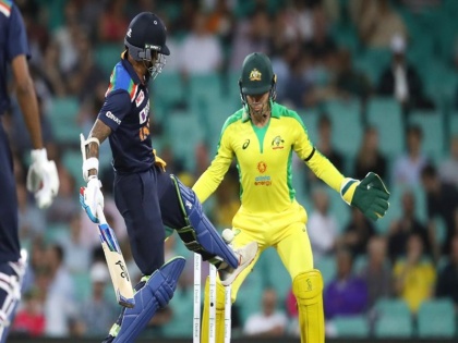 India fined for slow over rate in the first ODI against Australia | IND vs AUS: मैच गंवाने के बाद टीम इंडिया को एक और झटका, आईसीसी ने लगाया जुर्माना