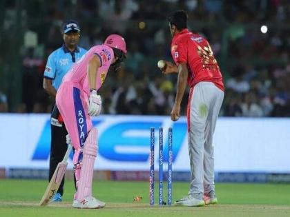 The word 'Mankading' has negative connotation, bowlers not at fault: Dinesh Karthik | दिनेश कार्तिक ने ‘मांकडिंग’ शब्द को बताया नकारात्मक, बोले- गेंदबाजों की गलती नहीं होती