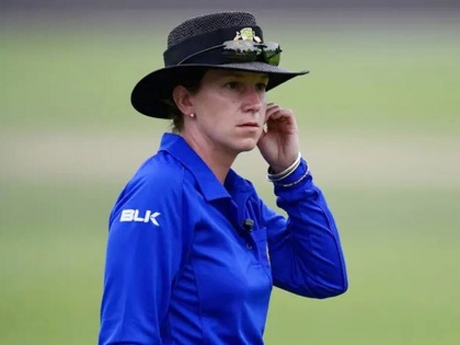India vs Australia, 3rd Test: Claire Polosak Becames First Woman to Officiate at a Men’s Test | IND vs AUS, 3rd Test: क्लेयर पोलोसाक ने पुरुषों के टेस्ट मैच में रचा इतिहास, इस मामले में बनीं पहली महिला