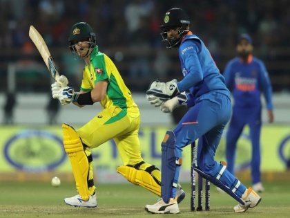 IND vs AUS, 2nd ODI: relief for team india umpire taken back 5 runs penalty | IND vs AUS, 2nd ODI: पहले लगी टीम इंडिया पर 5 रन की पेनल्टी, फिर अंपायर ने फैसला लिया वापस