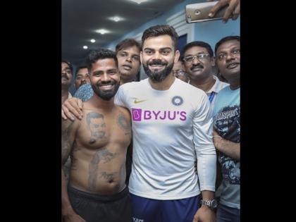 When Virat Kohli met his 'tattooed' super fan ahead of Vizag opener | मिलिए विराट कोहली के सबसे बड़े फैन से, शरीर पर गुदवा रखे कई टैटू