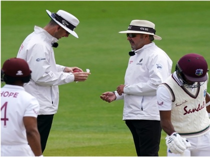 England vs West Indies, 2nd Test, Day 4: Dom Sibley accidentally using some saliva on ball. Teams get two warnings before a five-run penalty is applied. | ENG vs WI, 2nd Test: डोमिनिक सिब्ली ने बॉल पर लगा दिया सलाइवा, 5 रन की पेनल्टी से इस तरह बचा इंग्लैंड