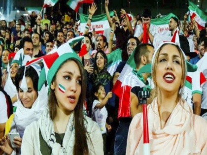 Iranian women allowed to watch football at stadium for first time in decades | दशकों बाद पहली बार इस देश में महिलाएं भी देखेंगी फुटबॉल मैच