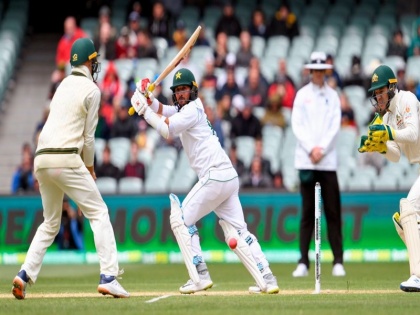 Australia vs Pakistan, 2nd Test: Yasir Shah register a maiden first-class 100 in a Test match | PAK vs AUS: पाकिस्तान को फॉलोऑन से ना बचा सके बाबर आजम-यासिर शाह के शतक