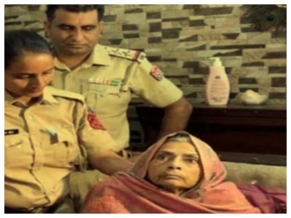 sick mother Assaulated by his son in Roopnagar | पंजाब: बिस्तर पर बीमार पड़ी थी बुजुर्ग मां, वकील बेटे ने की पिटाई, बेटी ने बचाई जान, जानिए क्या है मामला