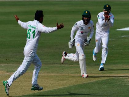 Pakistan vs South Africa, 1st Test: nauman ali make history, Pakistan won by 7 wkts | PAK vs SA, 1st Test: नौमान अली ने डेब्यू मैच में रच दिया इतिहास, पाकिस्तान ने 7 विकेट से जीता मुकाबला