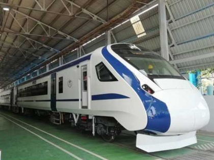 train 18,10 things to know about indian railways first engine less train | देश की पहली बिना इंजन ट्रेन, Train 18 में सफर करने से पहले जरूर जान लें इसकी ये 10 रोचक बातें