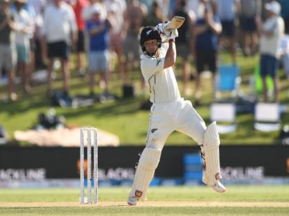 New Zealand vs England, 1st Test: BJ Watling hit century, Day 3: Stumps - New Zealand lead by 41 runs | NZ vs ENG, 1st Test: वॉटलिंग ने ठोका 8वां टेस्ट शतक, न्यूजीलैंड की स्थिति मजबूत