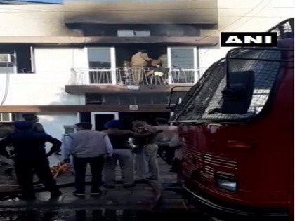 Chandigarh: Three women dead and several others injured after fire broke out at a paying guest hostel in Sector-32 | चंडीगढ़ः सेक्टर 32 में एक पीजी हॉस्टल में लगी आग, तीन महिलाओं की मौत, उम्र 19-22 साल थी
