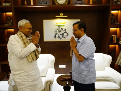 Delhi CM Arvind Kejriwal meet CM Nitish Kumar Tejashwi Yadav most corrupt government country after independence see video | दिल्लीः सीएम केजरीवाल से मिले नीतीश कुमार और तेजस्वी यादव, कहा-आजादी के बाद देश की सबसे भ्रष्ट सरकार है और सत्ता में बदलना जरूरी