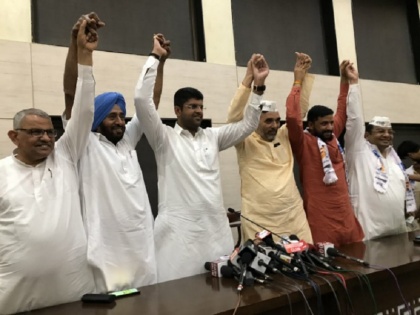 Lok Sabha elections 2019 AAP -Jananayak Janata Party alliance in Haryana | लोकसभा चुनाव 2019: हरियाणा में आप और जननायक जनता पार्टी का गठबंधन, ये होगा सीटों का समीकरण