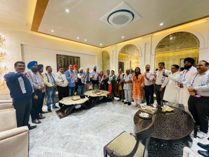 Amritsar Municipal Corporation 16 councilors joined AAP Congress after assembly elections arvind manish mann | अमृतसर नगर निगमः आप में शामिल हुए 16 पार्षद, विधानसभा चुनाव के बाद कांग्रेस को एक और झटका
