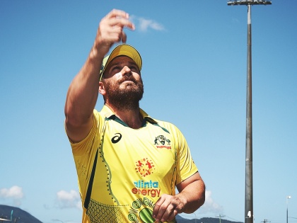 Aaron Finch Australia vs New Zealand 2022 Aaron Finch One last time in ODIs 146 matches, 5406 runs, 17 centuries and 30 fifties see video | Aaron Finch Australia vs New Zealand 2022: जीत के साथ वनडे क्रिकेट को अलविदा, 146 मैच, 5406 रन, 17 शतक और 30 फिफ्टी