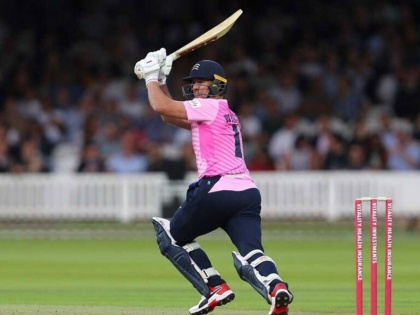 AB De Villiers scores 88 off 43 balls In England T20 Blast 2019 tournament | एबी डिविलियर्स ने इंग्लैंड में तूफानी पारी से मचाया तहलका, टी20 मैच में 43 गेंदों में ठोक डाले 88 रन