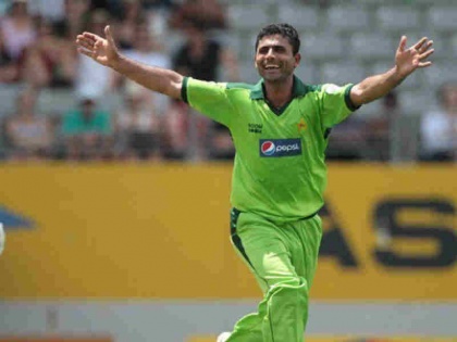 Pakistan former cricketer Abdul Razzaq quashes rumours of his death | उड़ी इस पाकिस्तानी क्रिकेटर की मौत की अफवाह, वीडियो संदेश जारी कर कहा, 'मैं स्वस्थ हूं'
