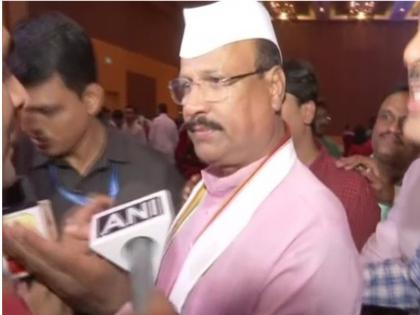 Maharashtra Portfolio distribution: shiv sena leader Abdul Sattar is unhappy and has resigned as minister reports | महाराष्ट्रः विभागों के बंटवारे पर घमासान जारी, शिवसेना नेता अब्दुल सत्तार ने दिया मंत्री पद से इस्तीफा!