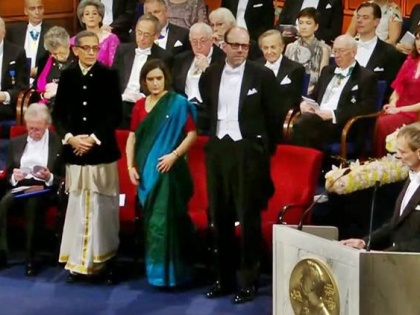 Dressed in bandhgala and dhoti, Abhijit Banerjee receives Nobel Prize 2019 | नोबेल पुरस्कार 2019: भारतीय ड्रेस बंदगला जैकेट और धोती पहने अभिजीत बनर्जी ने प्राप्त किया यह पुरस्कार