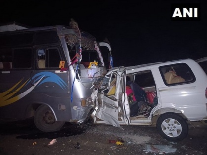 Traumatic Accident in Madhya Pradesh Betul11 killed in bus-car collision | मध्य प्रदेश के बैतूल में बस से टकराई एसयूवी, 6 पुरुषों, 3 महिलाओं समेत 11 लोगों की मौत