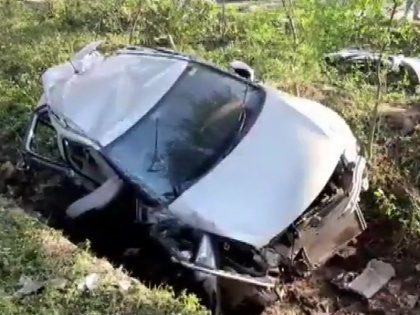 Jammu and Kashmir car fell into gorge 9 persons dead and 5 injured in Kathua breaking news | जम्मू-कश्मीर: कठुआ में बड़ा हदासा, खाई में कार गिरने से 9 लोगों की मौत, कई घायल