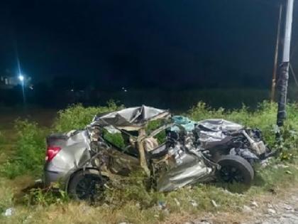 Uttar Pradesh: अमरोहा में दर्दनाक सड़क हादसा, खड़े ट्रक से टकराई कार, 4 युवकों की मौत