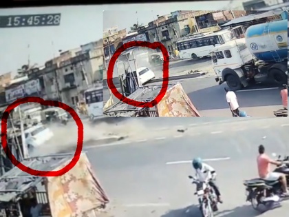 Watch cctv video of Pankaj Tripathi sister accident surfaced car blown to pieces after hitting divider | Watch: पंकज त्रिपाठी की बहन के एक्सीडेंट का खौफनाक वीडियो आया सामने, डिवाइडर से टकरा कर उड़े कार के परखच्चे