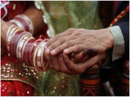 bihar news Lakhisarai incident with groom before the wedding acid attack | मंडप में बैठे दूल्हे पर लड़की के आशिक ने किया एसिड अटैक, बुरी तरह झुलसा दूल्हा, बारात बैरंग लौटी वापस bihar news Lakhisarai incident with groom before the wedding acid attack | मंडप में बैठे दूल्हे पर लड़की के आशिक ने किया एसिड अटैक, बुरी तरह झुलसा दूल्हा, बारात बैरंग लौटी वापस