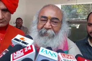 Shri Kalki Dham Peethadhishwar Acharya Pramod Krishnam says As long Rahul Gandhi is there, no one can save Congress | Kalki Dham Mandir: जब तक राहुल गांधी हैं, तब तक कांग्रेस को कोई नहीं बचा सकता?, श्री कल्कि धाम के पीठाधीश्वर आचार्य प्रमोद कृष्णम ने दिया निमंत्रण