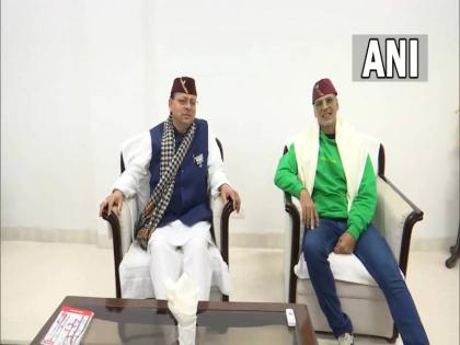 Akshay Kumar met Uttarakhand CM Pushkar Singh Dhami at the CM residence in Dehradun | अक्षय कुमार ने सीएम पुष्कर सिंह धामी से की मुलाकात, बने उत्तराखंड के ब्रांड एंबेसडर, देखिए तस्वीरें