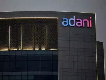 Adani Group shares continue to fall, Adani Total Gas shares fell nearly 20 percent | हिंडनबर्ग रिसर्च की रिपोर्ट के बाद विवाद के बीच अडानी ग्रुप के शेयरों में गिरावट जारी, अडानी टोटल गैस का शेयर 20 फीसदी टूटा