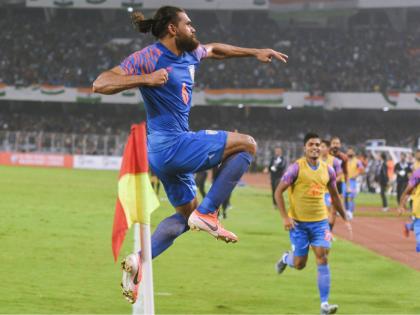 India vs Bangladesh: Adil Khan bags equaliser, saves India from jaws of defeat | FIFA World Cup Qualifier: आदिल खान ने बचाई टीम इंडिया की इज्जत, अंतिम क्षणों में गोल से बांग्लादेश के खिलाफ मैच ड्रॉ India vs Bangladesh: Adil Khan bags equaliser, saves India from jaws of defeat | FIFA World Cup Qualifier: आदिल खान ने बचाई टीम इंडिया की इज्जत, अंतिम क्षणों में गोल से बांग्लादेश के खिलाफ मैच ड्रॉ