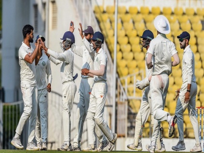 Ranji Trophy: Aditya Sarwate script Vidarbha Victory vs Saurashtra, gets Cheteshwar Pujara out twice | Ranji Trophy: इस 29 वर्षीय गेंदबाज ने झटके 11 विकेट, पुजारा को 16 गेंदों में दो बार आउट कर विदर्भ को बनाया चैंपियन