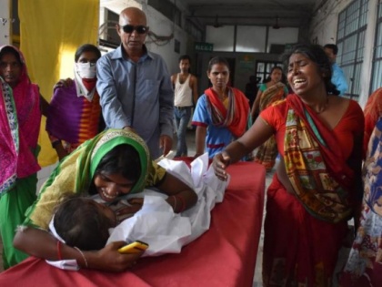 Bihar encephalitis death: Demonstration in front of Bihar building in Delhi, demands resignation | बिहार इंसेफ्लाइटिस मौत: दिल्ली में बिहार भवन के सामने प्रदर्शन, इस्तीफे की मांग