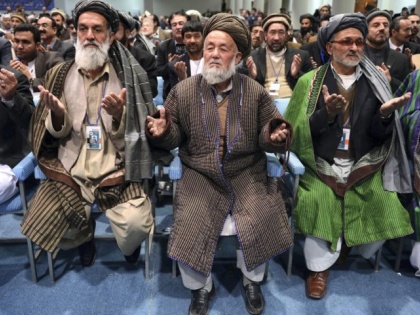 Afghanis summon for Loya Jirga’ assembly, aims at ways to negotiate peace deal with Taliban. | अफगानिस्तान की लोया जिरगा ने ‘तत्काल और स्थायी’ संघर्षविराम की मांग की, राष्ट्रपति अशरफ गनी ने कहा, वह सशर्त तैयार