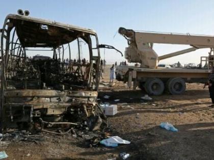 Afghanistan bus accident 79 people returning from Iran died 19 children included among the dead | Afghanistan bus accident: ट्रक-बाइक से टकराई बस, ईरान से लौट रहे 79 लोग जिंदा जले, मृतकों में 19 बच्चे शामिल