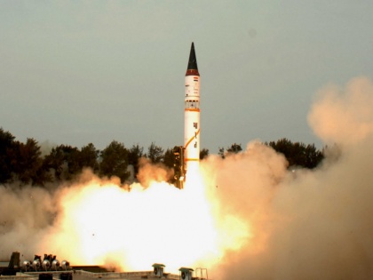 Odisha: Long-range ballistic missile Agni-5 was test fired today at 1.30 pm from Abdul Kalam Island, Balasore. | भारत ने 'अग्नि-5' का किया सफल परिक्षण, जानिए क्या है खासियत