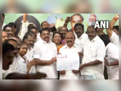 Tamil Nadu Edappadi Palaniswami becomes new general secretary of AIADMK Madras High Court dismisses O Panneerselvam's petition | तमिलनाडु: अन्नाद्रमुक के नए महासचिव बनें एडप्पादी पलानीस्वामी, मद्रास हाईकोर्ट ने खारिज की ओ पनीरसेल्वम की याचिका