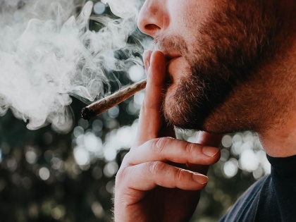 AIIMS study revealed Cigarette smoke is also responsible for the severity of covid-19 infection | कोविड-19 संक्रमण की गंभीरता के लिए सिगरेट का धुआं भी जिम्मेदार: एम्स द्वारा किए गए अध्ययन में हुआ चौंकाने वाला खुलासा