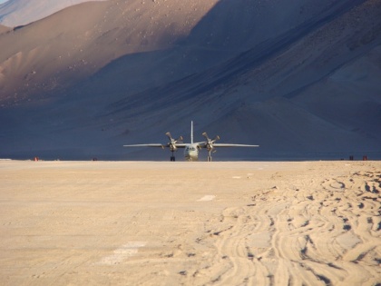 Air Force will develop Nyoma airstrip on LAC in Leh, China objected | लेह में एलएसी पर वायुसेना करेगी न्योमा हवाई पट्टी का विकास, चीन ने जताई आपत्ति
