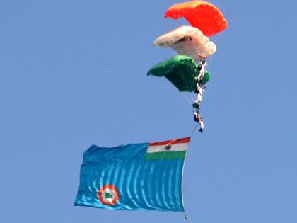 Indian Air Force Day 8 octember Brave soldiers making tricolor proud in sky blog Devendraraj Suthar | भारतीय वायुसेना दिवसः आसमान में तिरंगे का गौरव बढ़ाते बहादुर जवान, बेमिसाल हौसले से दुश्मन को धूल...