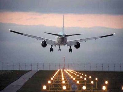 Planes coming to India survived a collision at Dubai airport, DGCA sought investigation report from UAE | दुबई से भारत आ रहे विमानों की टक्कर होने से बची, UAE से DGCA ने मांगी जांच रिपोर्ट