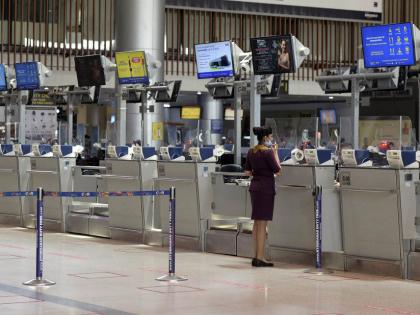 Microsoft Global Outage indira gandhi airport Flight cancel passengers | Microsoft Global Outage: दुनिया में सर्वर लोचा, फ्लाइट बंद, एयरपोर्ट पर भागते मुसाफिर Microsoft Global Outage indira gandhi airport Flight cancel passengers | Microsoft Global Outage: दुनिया में सर्वर लोचा, फ्लाइट बंद, एयरपोर्ट पर भागते मुसाफिर