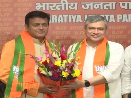Ajay Alok joins Bharatiya Janata Party in the presence of Union Minister Ashwini Vaishnaw in Delhi | पूर्व जदयू नेता अजय आलोक भाजपा में हुए शामिल, अश्विनी वैष्णव ने दिल्ली में दिलाई सदस्यता