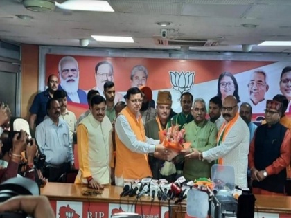 Arvind Kejriwal suffered a huge setback in Uttarakhand, Colonel Ajay Kothiyal, who was the CM face of 'AAP' in the assembly elections, joined BJP | अरविंद केजरीवाल को उत्तराखंड में लगा भारी झटका, विधानसभा चुनाव में 'आप' के सीएम चेहरा रहे कर्नल अजय कोठियाल हुए बीजेपी में शामिल