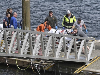2 sightseeing planes carrying cruise ship tourists in deadly midair collision over Alaska. | अमेरिका में दो विमान टकराए, पांच की मौत, रॉयल प्रिंसेस क्रूज पर सवार थे 16 यात्री 