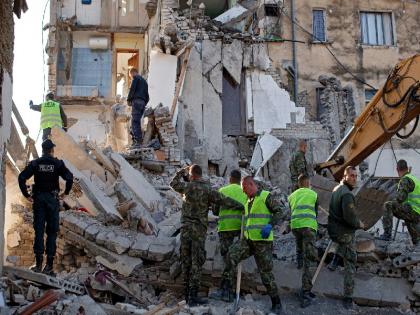 Albania earthquake kills at least 21 and hundreds injured | अल्बानिया में आए भूकंप में 21 लोगों की मौत, सैकड़ों घायल Albania earthquake kills at least 21 and hundreds injured | अल्बानिया में आए भूकंप में 21 लोगों की मौत, सैकड़ों घायल