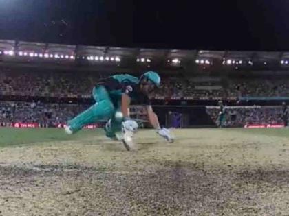 Alex Ross becomes first Batsman given out by obstructing the field in BBL | बिग बैश में पहली बार इस 'अजीबोगरीब' ढंग से आउट हुआ बल्लेबाज, मचा बवाल