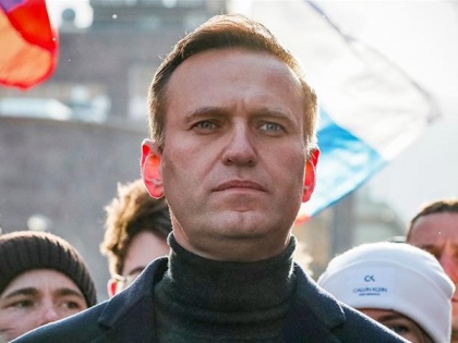 Russia's opposition leader goes coma poisoning Navalny admitted to ICU accusations against President Vladimir Putin | रूस के विपक्षी नेता नवलनी को जहर दिए जाने के बाद कोमा में गए, आईसीयू में भर्ती, राष्ट्रपति व्लादिमीर पुतिन पर लगे आरोप