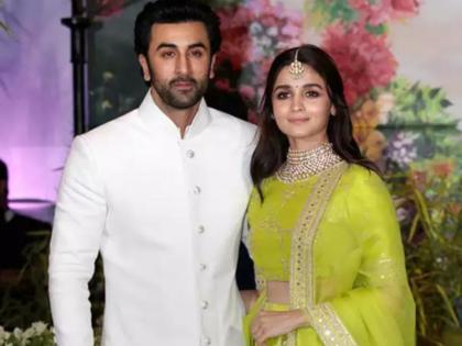 Alia Bhatt and Ranbir Kapoor's wedding picture goes viral | रणबीर कपूर - अलिया भट्ट ने की शादी! सोशल मीडिया पर तसवीरें हुई वायरल Alia Bhatt and Ranbir Kapoor's wedding picture goes viral | रणबीर कपूर - अलिया भट्ट ने की शादी! सोशल मीडिया पर तसवीरें हुई वायरल
