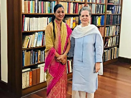 Alka Lamba hits out on ANIL VIJ sonia gandhi citizenship said about pm modi and her wife Jashodaben | सोनिया गांधी के नागरिकता पर BJP नेता ने उठाए सवाल तो अलका लाम्बा ने दिया मुंहतोड़ जवाब, पत्नी जशोदाबेन को लेकर पीएम मोदी पर किया तंज